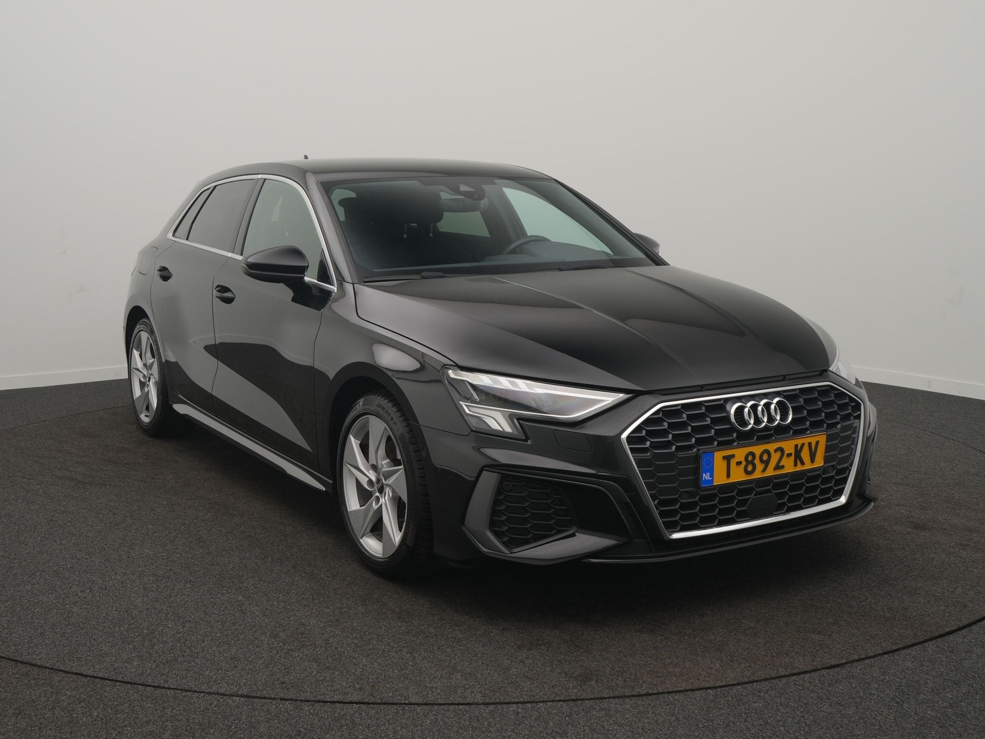 Audi A3 Sportback 35 TFSI S edition - RIJKLAARPRIJS - Automa, 12 maanden, Stof, 4 cilinders, Zwart
