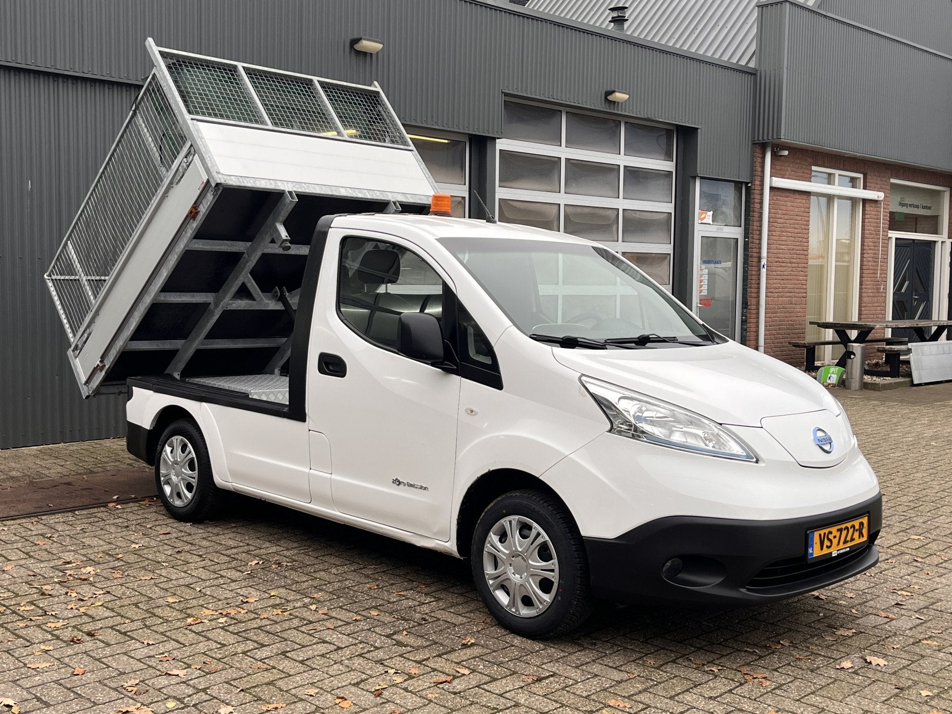 Nissan e-NV200 24kWh Elektrische Kipper Openlaadbak met Airc, Stof, Gebruikt, Zwart, Wit