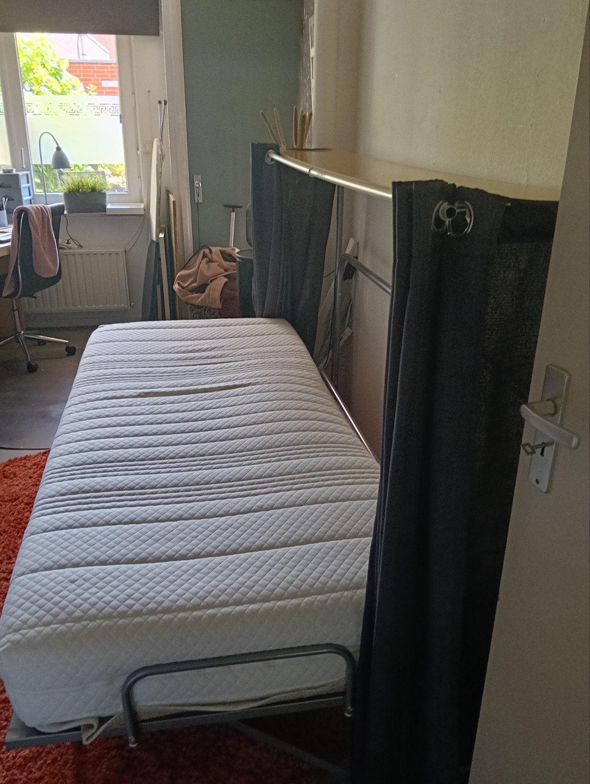 opklapbed in goede staat met matras, 90 cm, Eenpersoons, Ophalen of Verzenden, Zo goed als nieuw