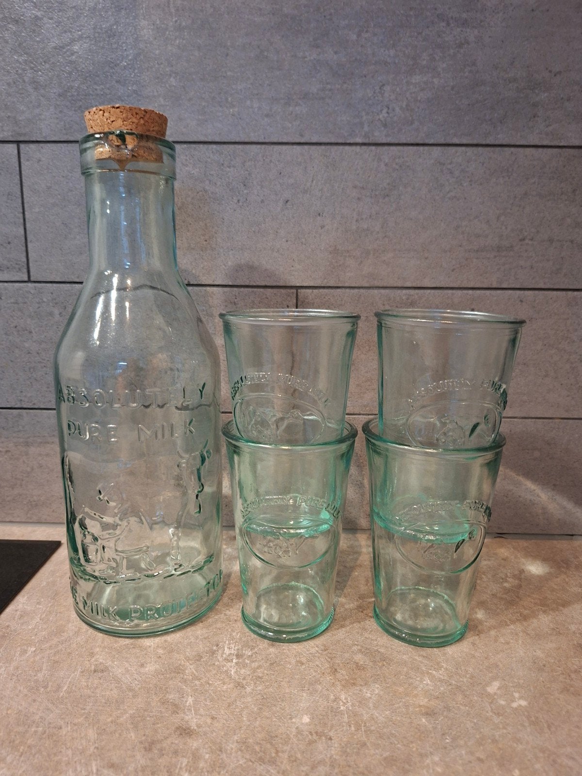 Vintage melkfles en glazen set, Antiek en Kunst, Ophalen