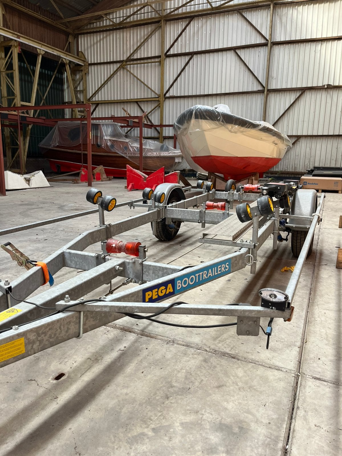 Pega kanteltrailer, Watersport en Boten, Boottrailers, 1500 tot 3000 kg, Sloepentrailer, 6 tot 9 meter, Kantelbaar