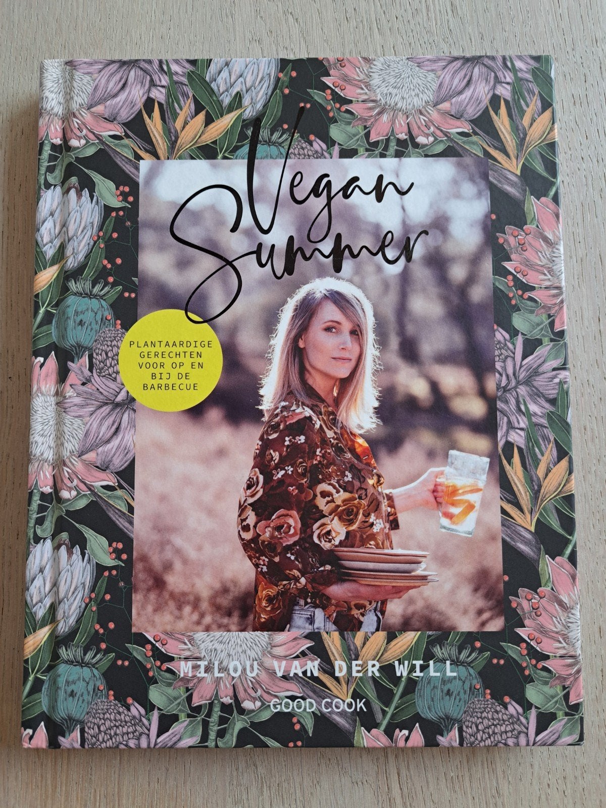 Vegan Summer - Milou van der Will, Boeken, Ophalen of Verzenden, Zo goed als nieuw, Gezond koken