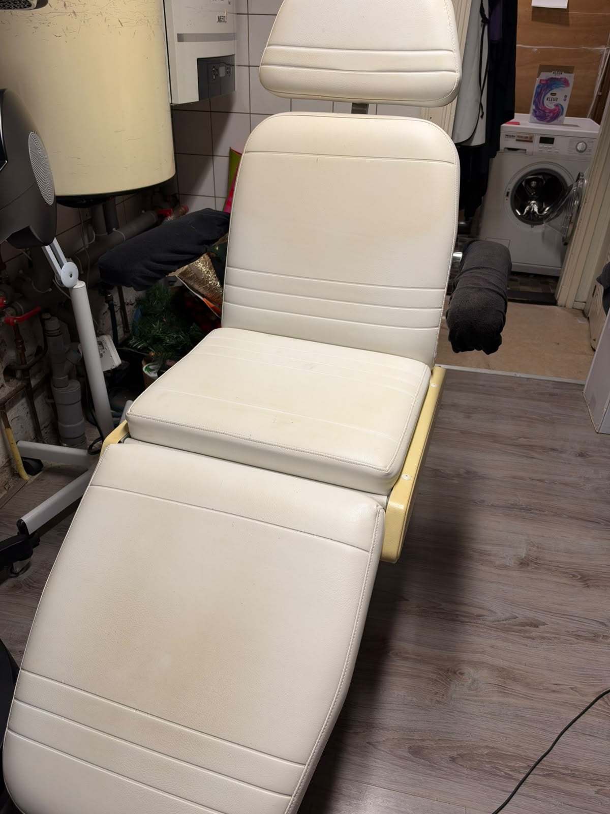 Schoonheidsspecialiste stoel elektrisch, Ophalen, Gebruikt, Massagestoel of Kussen