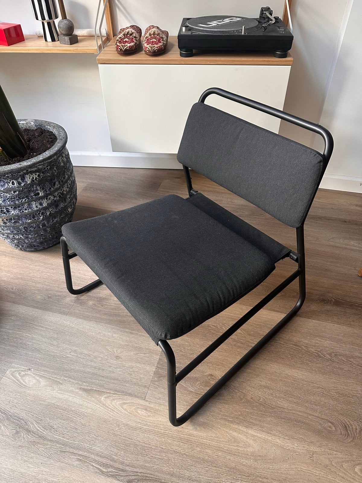 Ikea linneback zwarte lounge stoel met stoffen bekleding, Huis en Inrichting, Stoelen, Zwart, Ophalen of Verzenden, Zo goed als nieuw