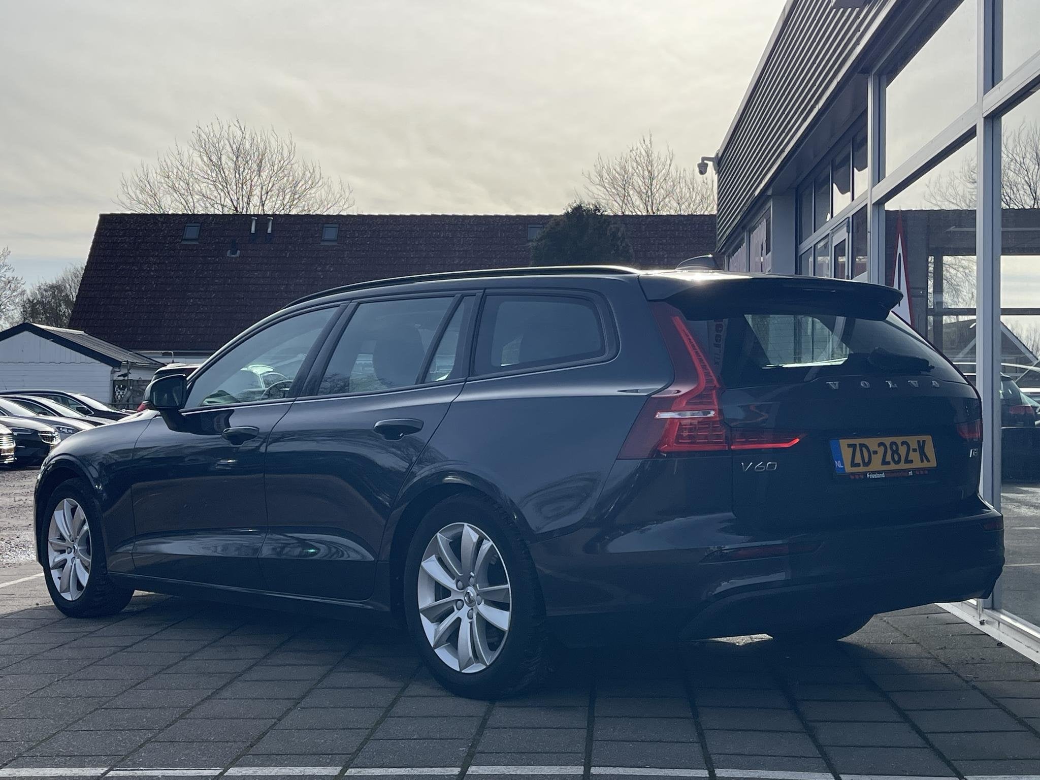 Volvo V60 2.0 D3 BTW / Automaat / Camera / 1e eigenaar/Trekh, Euro 6, 4 cilinders, Leder en Stof, Diesel