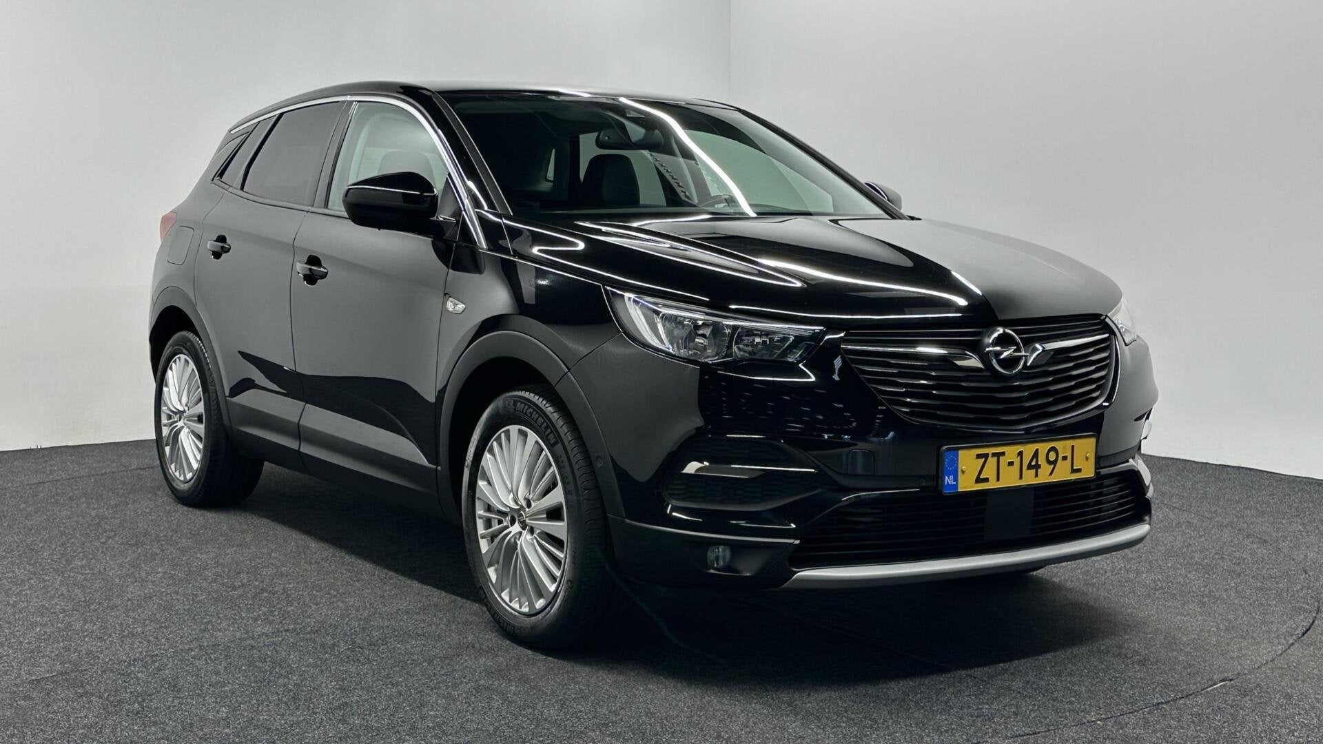 Opel Grandland X 1.2 Turbo Innovationn TREKHAAK CAMERA CARPL, Auto's, Voorwielaandrijving, Gebruikt, 1199 cc, Met garantie (alle)