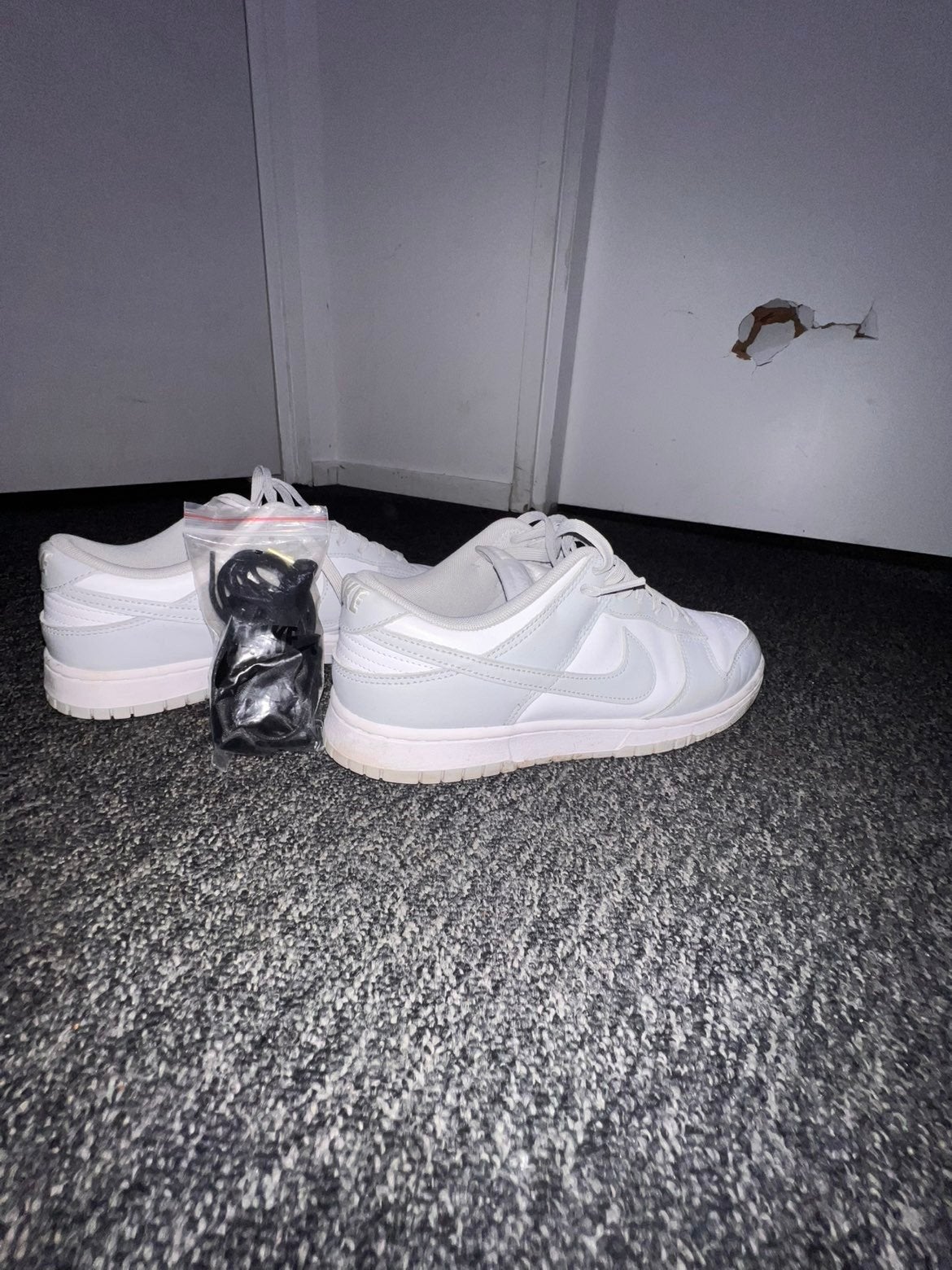 Nike Dunk Low White Grey - Zo goed als nieuw, Ophalen, Wit, Nike, Sneakers of Gympen