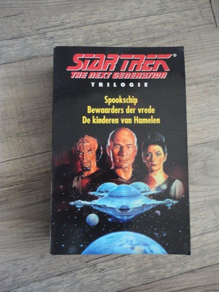 LEUK ZGAN BOEK VAN STAR TREK  /The Nex Generation, Ophalen of Verzenden, Zo goed als nieuw