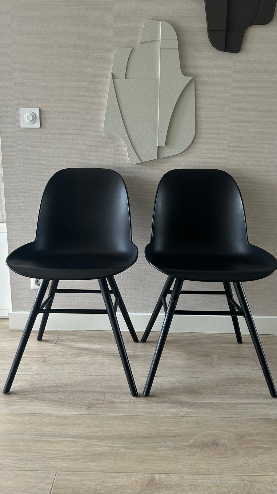 4 Zuiver Albert Kuip eetkamerstoelen, Ophalen, Kunststof, Zwart, Zo goed als nieuw