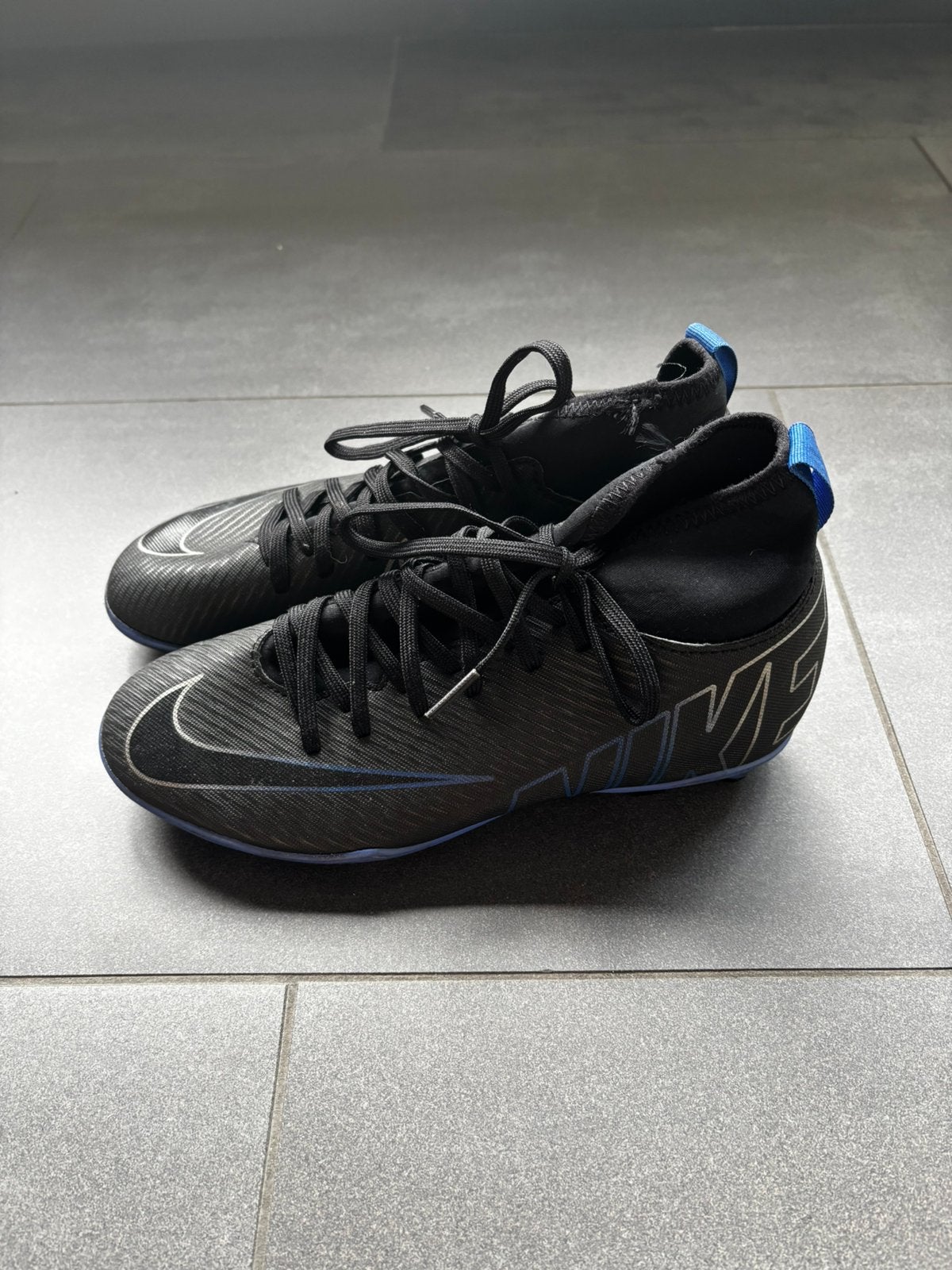 Nike voetbalschoenen maat 36, Ophalen, Gebruikt, Maat XS of kleiner, Schoenen