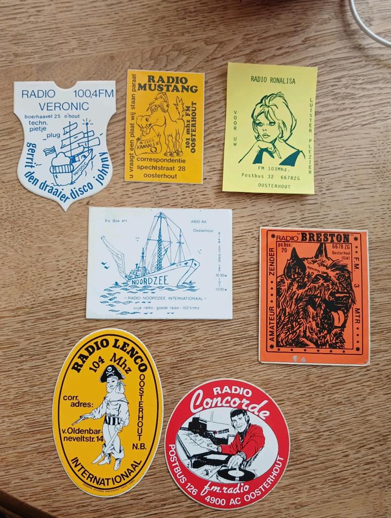 Stickers piraat amateur zender Radio uit OOSTERHOUT Gld/N.Br, Verzamelen, Ophalen of Verzenden