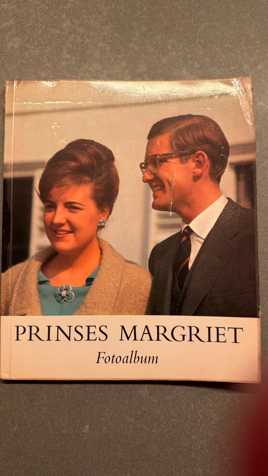 Boek fotoalbum prinses Margriet 1966, Ophalen of Verzenden, Gebruikt, Nederland, Tijdschrift of Boek