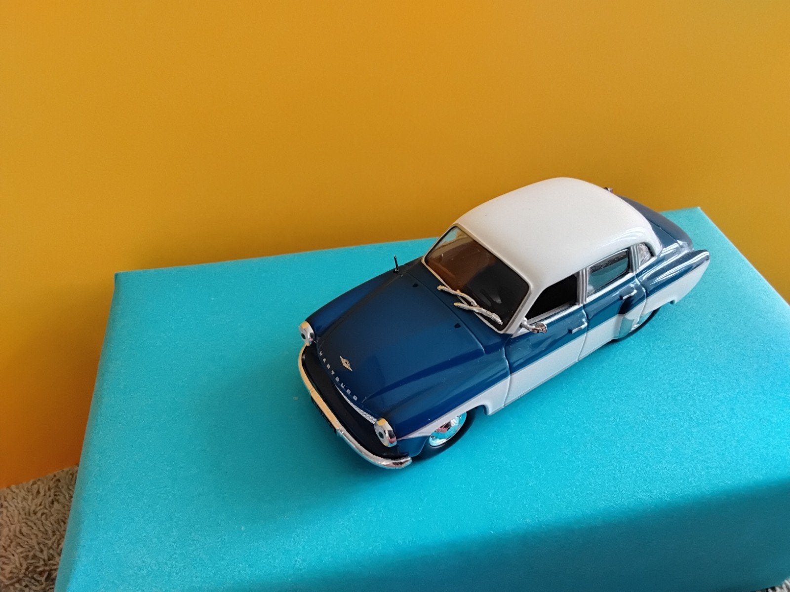 WARTBURG   312   LIMOUSINE     SCHAAL  1  :43, Ophalen of Verzenden, Zo goed als nieuw, Auto, Overige merken