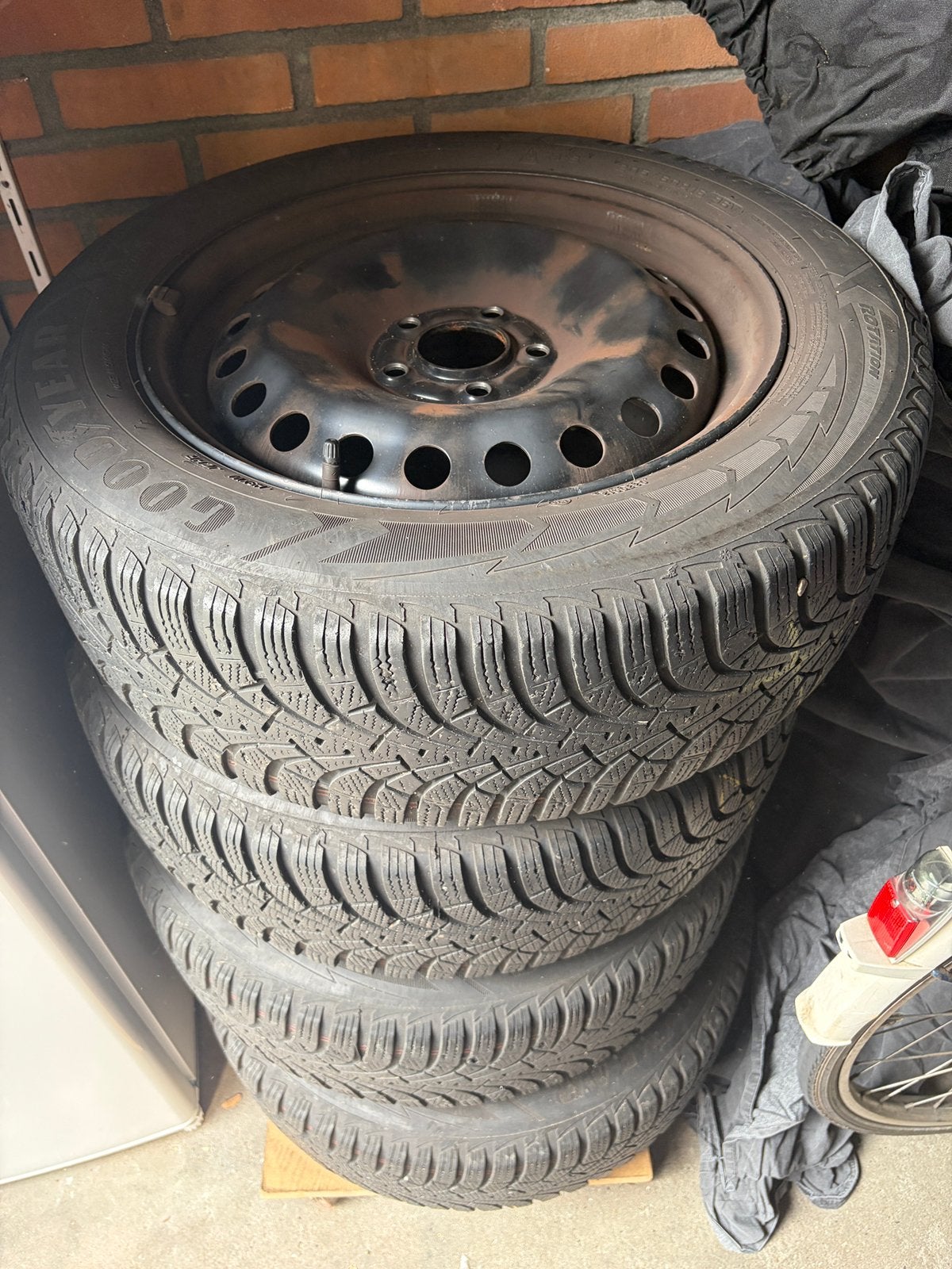 Winterbanden 205/60R16 Goodyear Ultragrip 9 TPMS-sensoren, Ophalen, Gebruikt