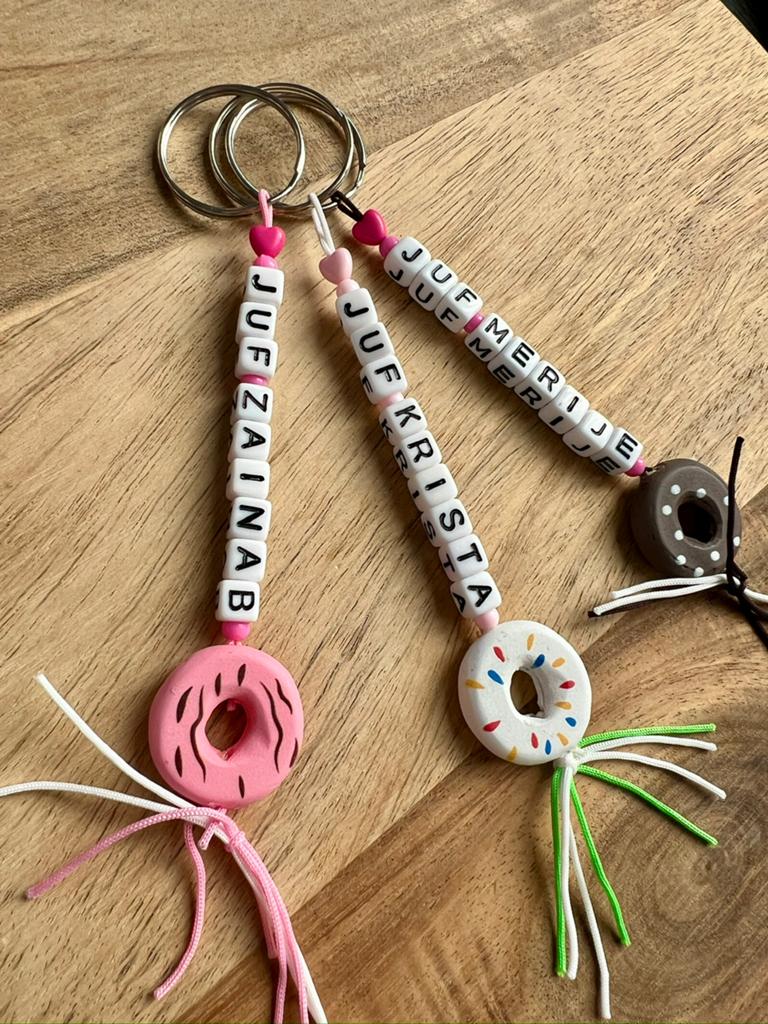 Donut sleutelhangers met naam LEUK TRAKTEREN!, Ophalen of Verzenden, Nieuw, Overige typen