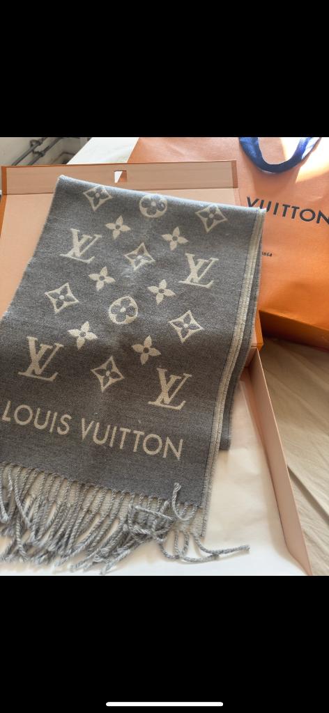 Louis Vuitton All About Monogram Sjaal – Zo goed als nieuw, Overige maten, Ophalen of Verzenden, Zo goed als nieuw, Sjaal