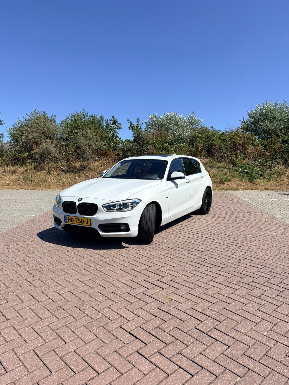 BMW 1-Serie 1.5 118I Automaat -Camera -PanoDak -FullOption!!, 700 kg, Wit, Overige kleuren, Lichtsensor