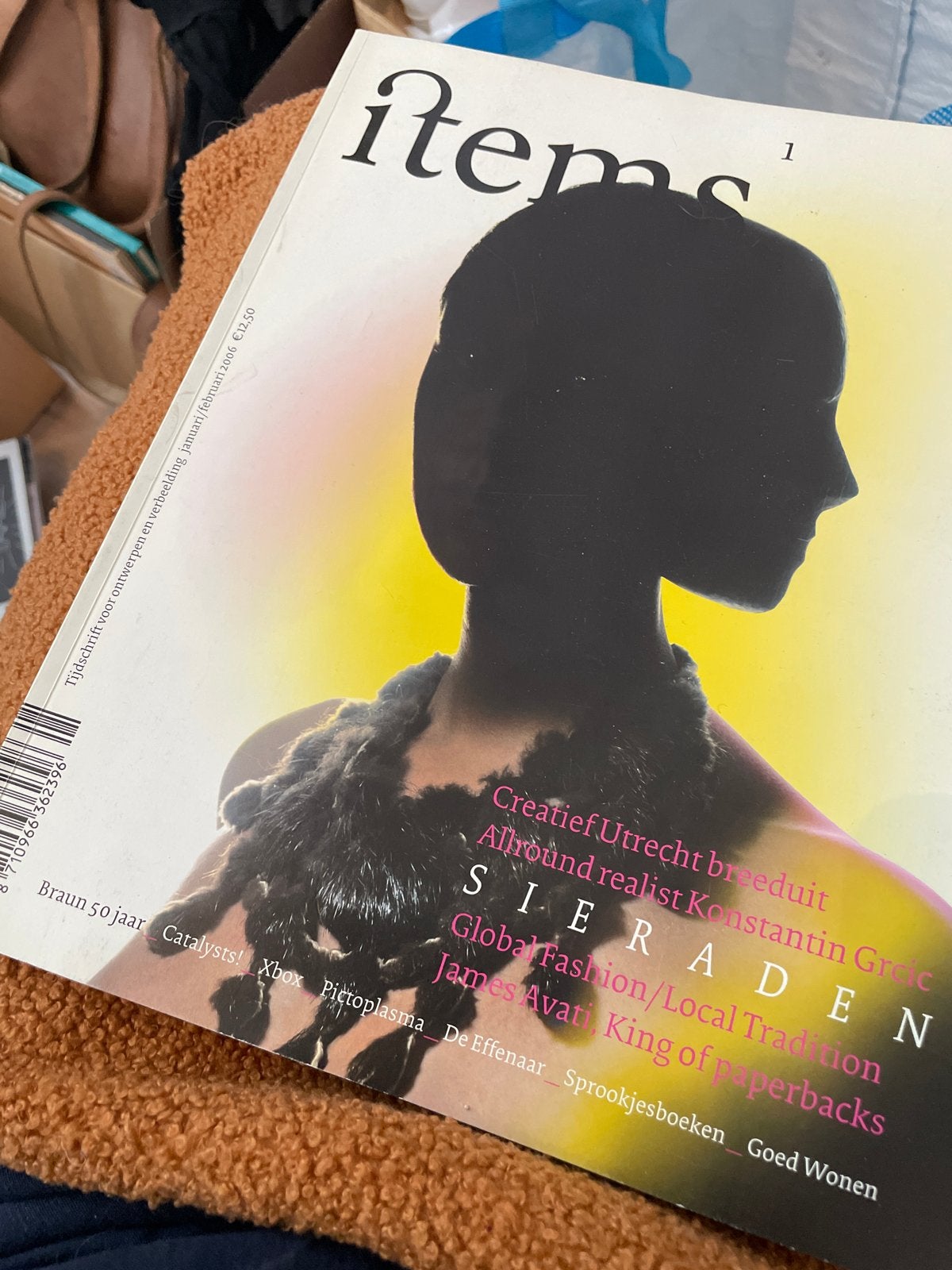 Items Magazine - Januari/Februari 2006 - Sieraden, Boeken, Tijdschriften en Kranten, Ophalen of Verzenden, Gelezen, Overige typen