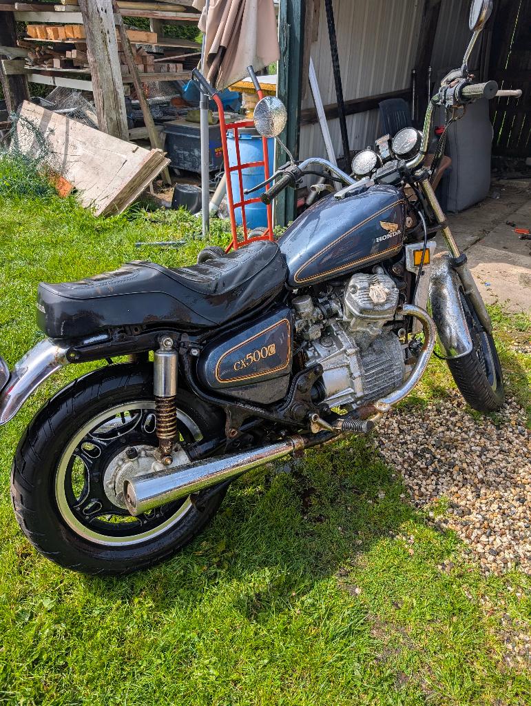 Honda CX500 schuurvonst!, Cardan-aandrijving, 2 cilinders, Motorrijbewijs A, Gebruikt