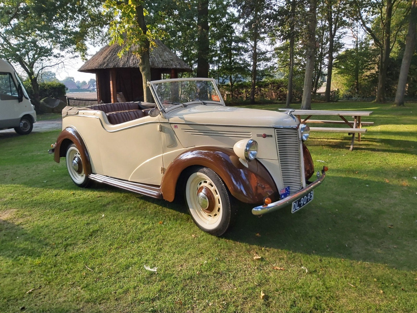 Ford 1939, AC 1949, Beardmore 1960, Princess 1961, Auto's, Oldtimers, Achterwielaandrijving, Cabriolet, Beige, Leder