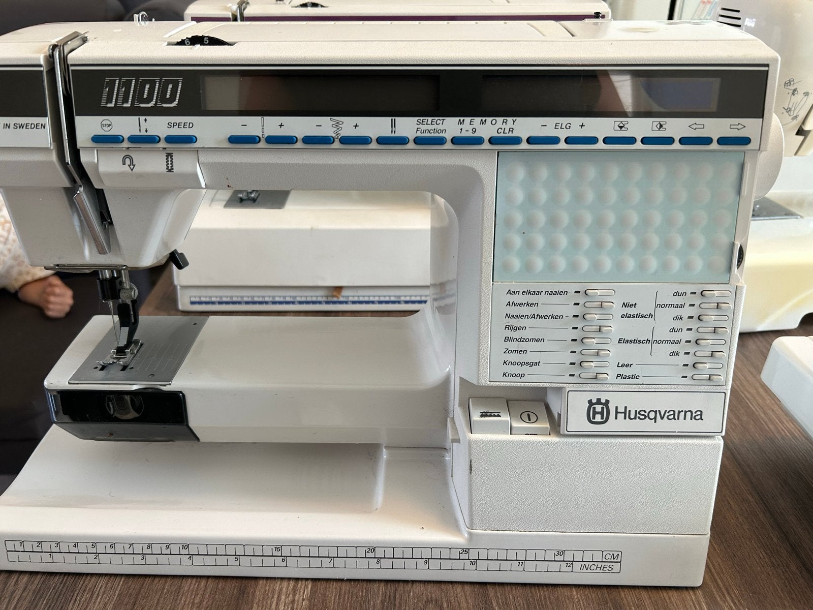 Husqvarna 1100 Naaimachine - gebruikt, Ophalen, Gebruikt, Naaimachine, Husqvarna