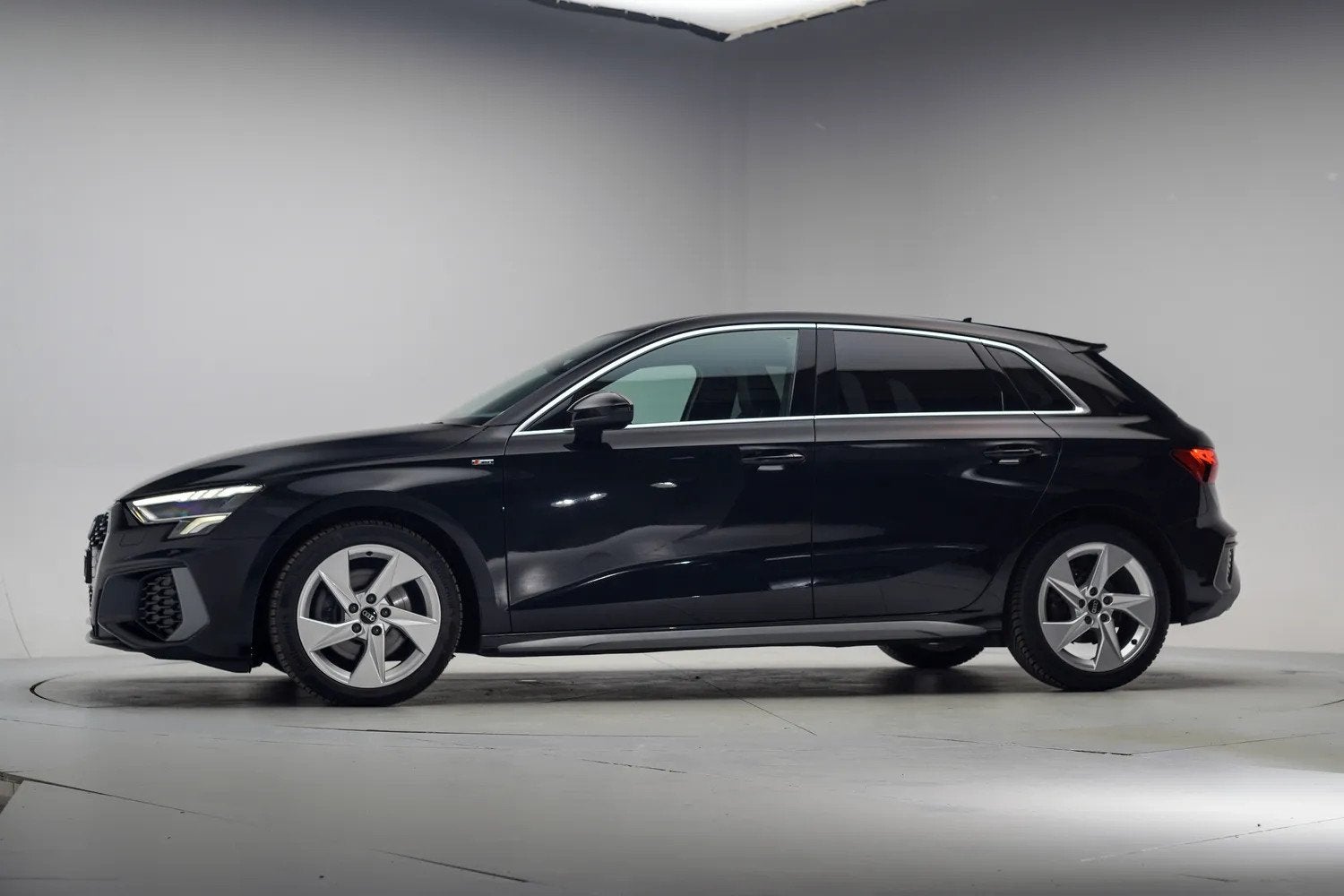 Audi A3 Sportback 30 TFSI S Edition Aut. [ LED Virtual Navi, Automaat, Gebruikt, Bedrijf, 3 cilinders