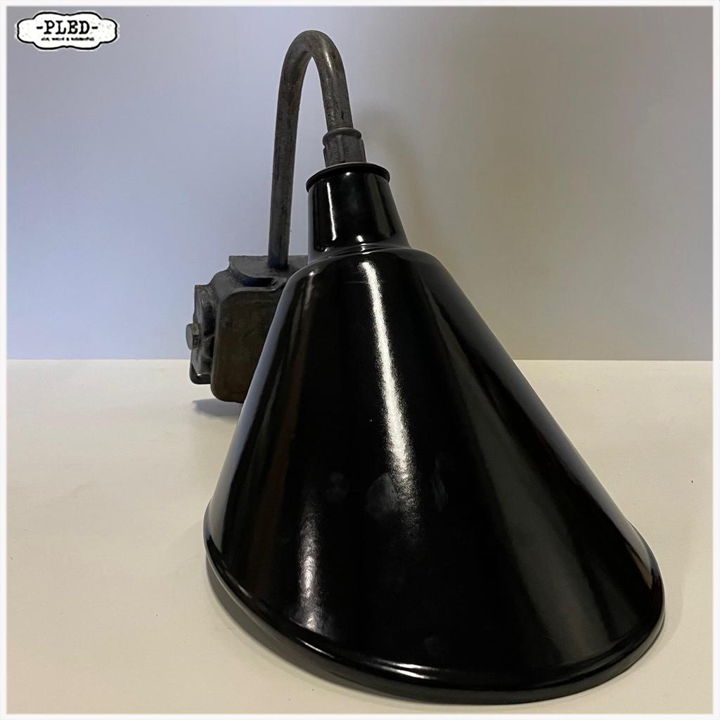 Grote wandlamp / buitenlamp met geëmailleerde kap, Ophalen, Zo goed als nieuw, Nb, Nb