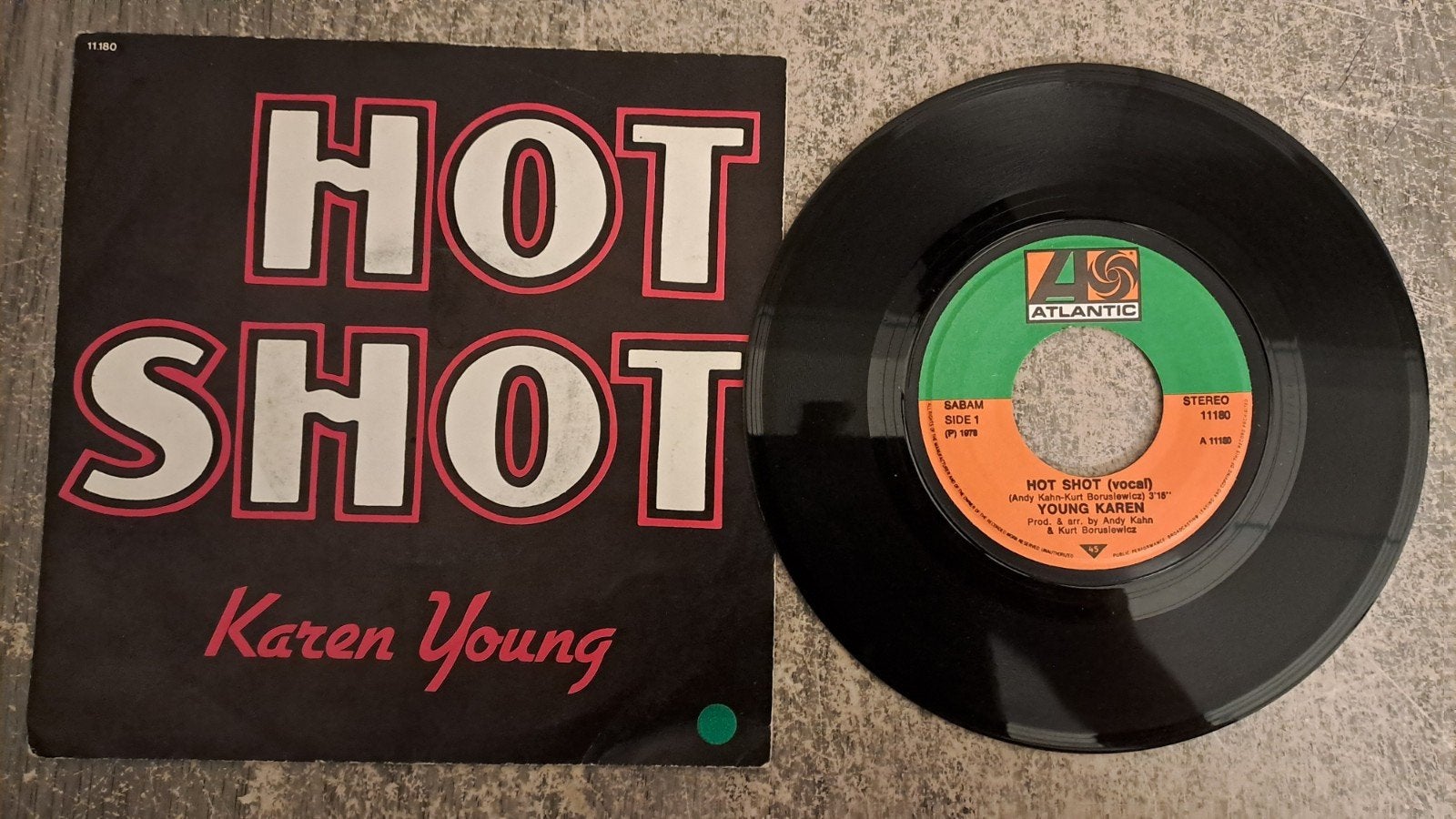 Karin young  - hot shot, Gebruikt, 7 inch, Pop, Fotohoes