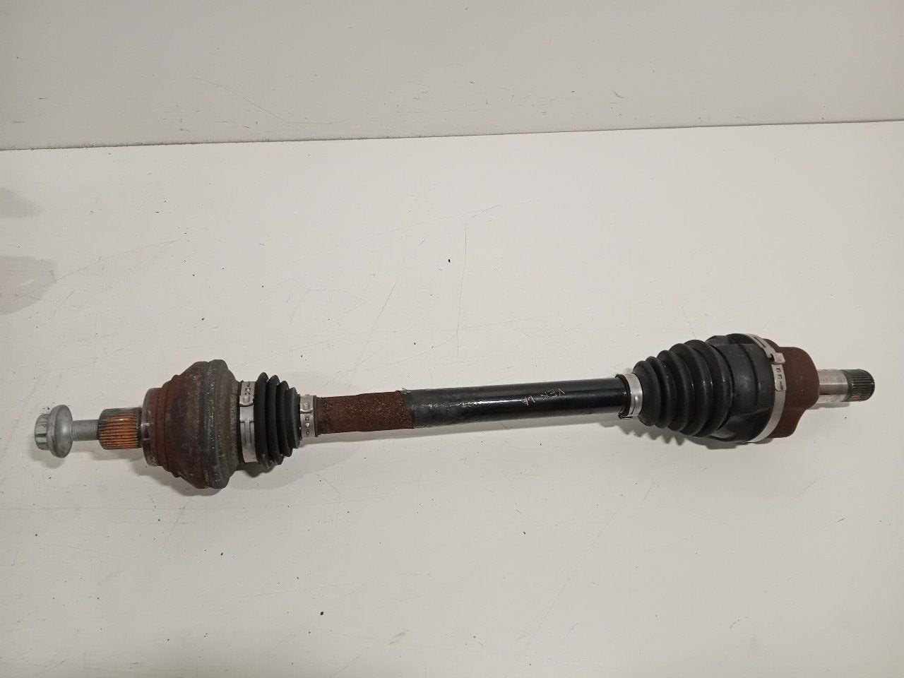 Aandrijfas links achter Skoda Enyaq, Onderdelen@venauto.nl, Van der Ven Autorecycling B.V., Gebruikt, Ettenseweg 76, 4706 PB Roosendaal, The Netherlands