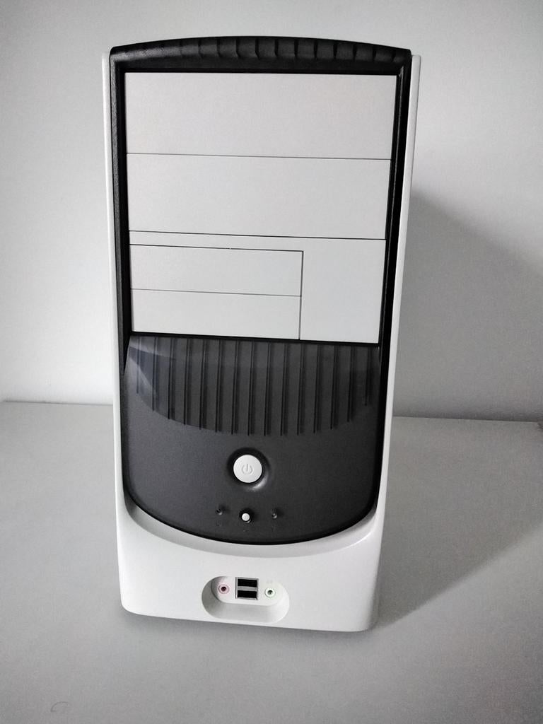 Stevige computerbehuizing voor micro-ATX moederborden, Computers en Software, Computerbehuizingen, Ophalen of Verzenden