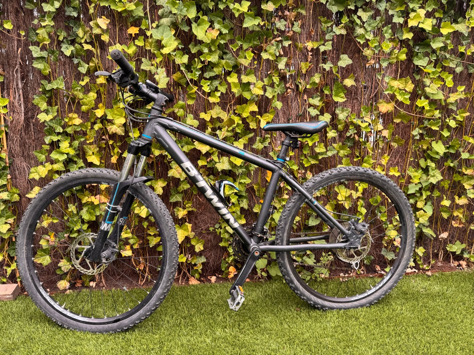 B'TWIN Rockrider 500 26 inch jongens mountainbike, Ophalen, Zo goed als nieuw, 26 inch of meer, Versnellingen