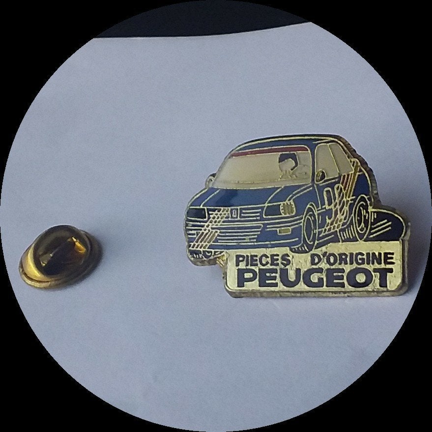 PEUGEOT 309 rallysport pin, Ophalen of Verzenden, Zo goed als nieuw, Transport, Speldje of Pin