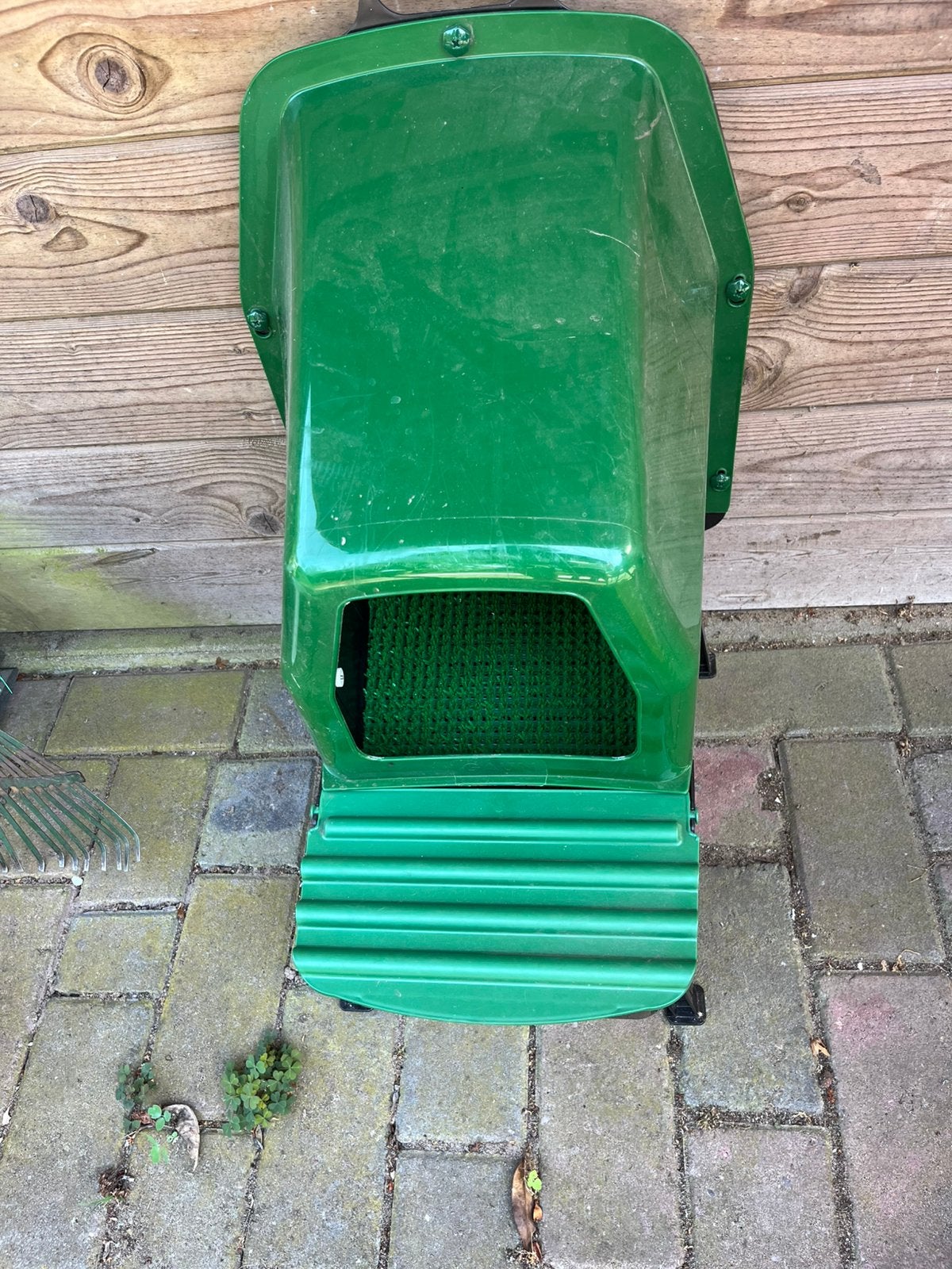 Groen kunststof legnest, bijna nieuw., Ophalen, Zo goed als nieuw, Overige typen