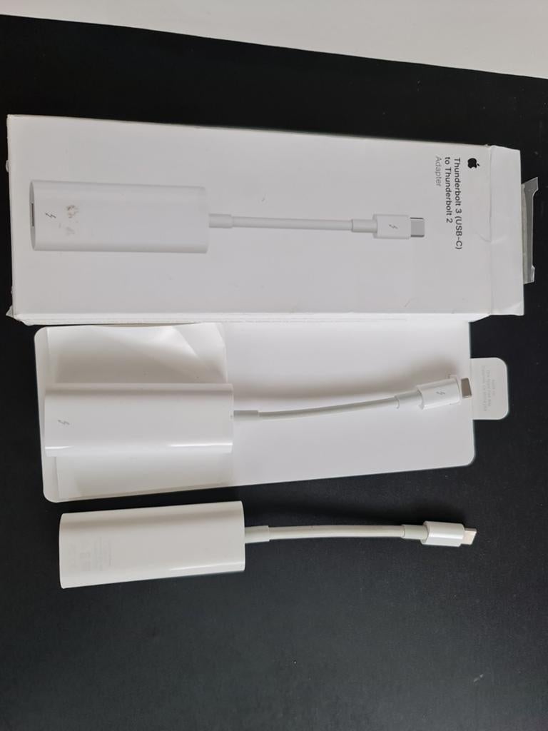 2 stuks Apple thunderbolt 2 naar usb-c  €50 per stuk, Ophalen