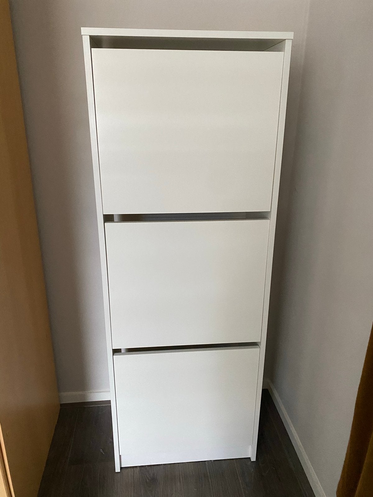 Witte schoenenkast met 3 vakken - IKEA BISSA, Huis en Inrichting, Kasten | Schoenenkasten, Ophalen, Zo goed als nieuw