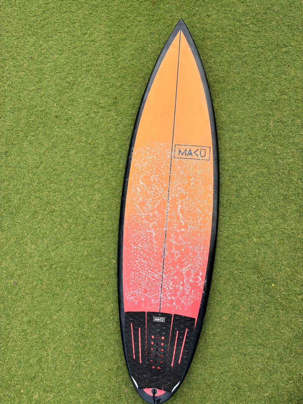 Maku Radical Custom Surfboard 5'10 - Zo goed als nieuw, Watersport en Boten, Ophalen, Zo goed als nieuw, Shortboard