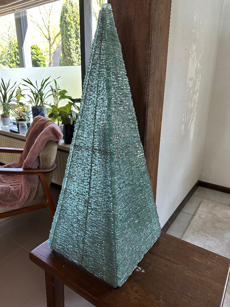 Vintage glazen piramide lamp, Huis en Inrichting, Lampen | Tafellampen, Ophalen, Brutalistisch, 75 cm of meer, Glas