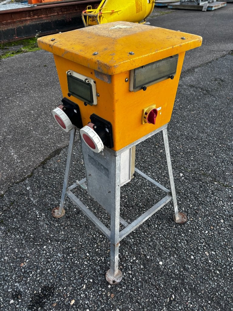 Bouwstroomkast 2x 63A, 4x 32A, 6x 230V op onderstel, Ophalen, Gebruikt