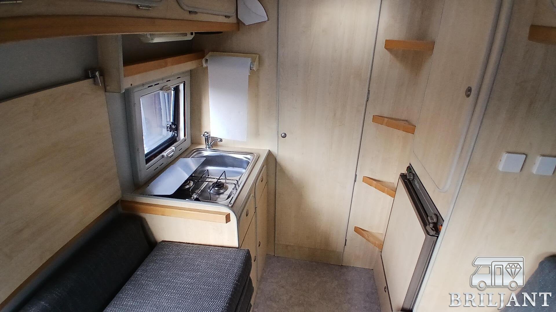 Foto 6 van bavaria mercedes 212D buscamper 1997