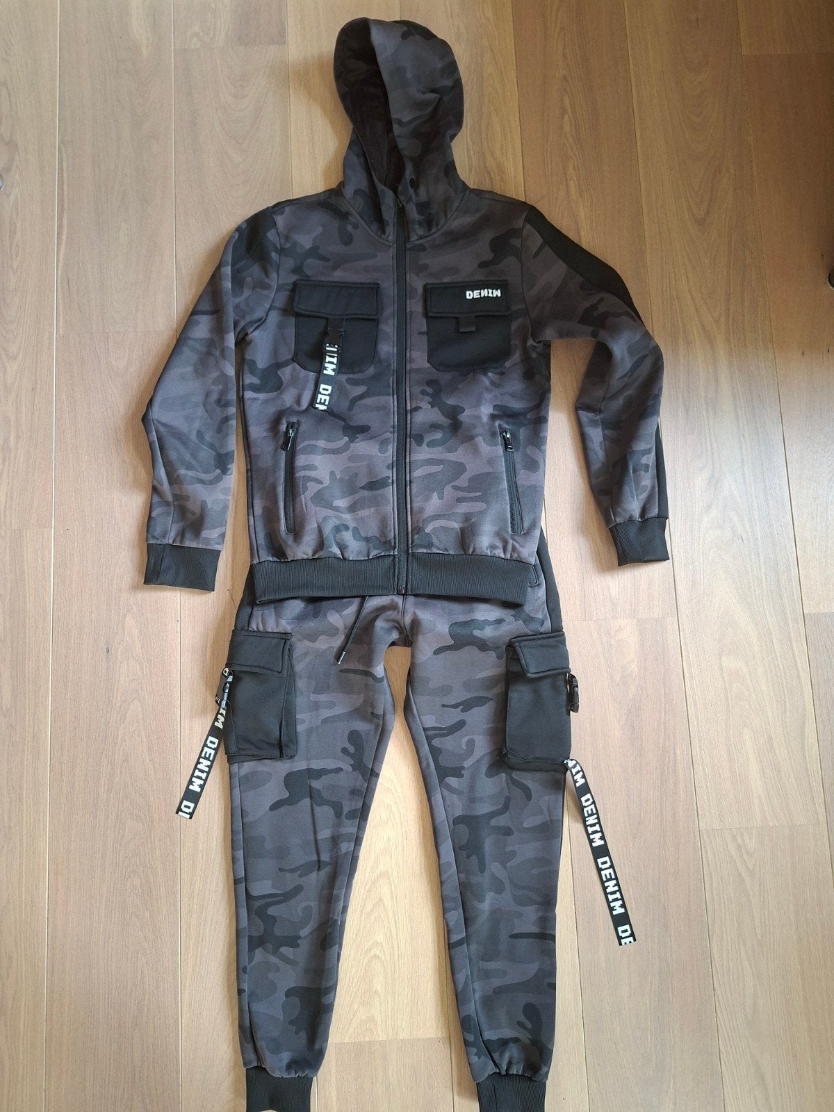 Stoer joggingpak kindermaat M (164) - Goede staat, Kinderen en Baby's, Kinderkleding | Maat 164, Ophalen of Verzenden, Zo goed als nieuw