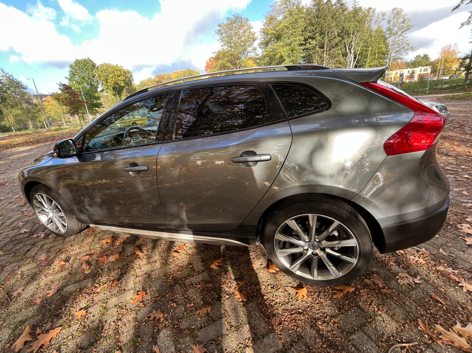 UNIEK 5-CILINDER Volvo V40 2.0 D3 automaat Summum 2016 Grijs, Auto's, Dealer onderhouden, Stof, Diesel, Particulier