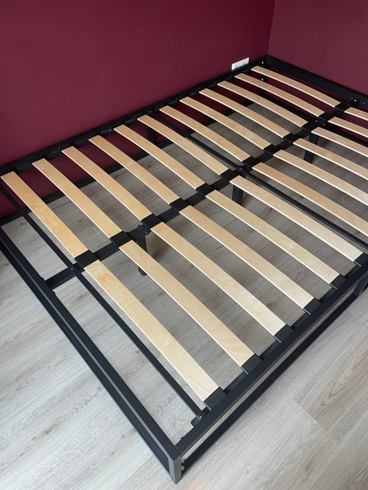 Zwart metalen bedframe 140x200 cm, model Dean Nous Living, Huis en Inrichting, Slaapkamer | Matrassen en Bedbodems, Ophalen, Zo goed als nieuw