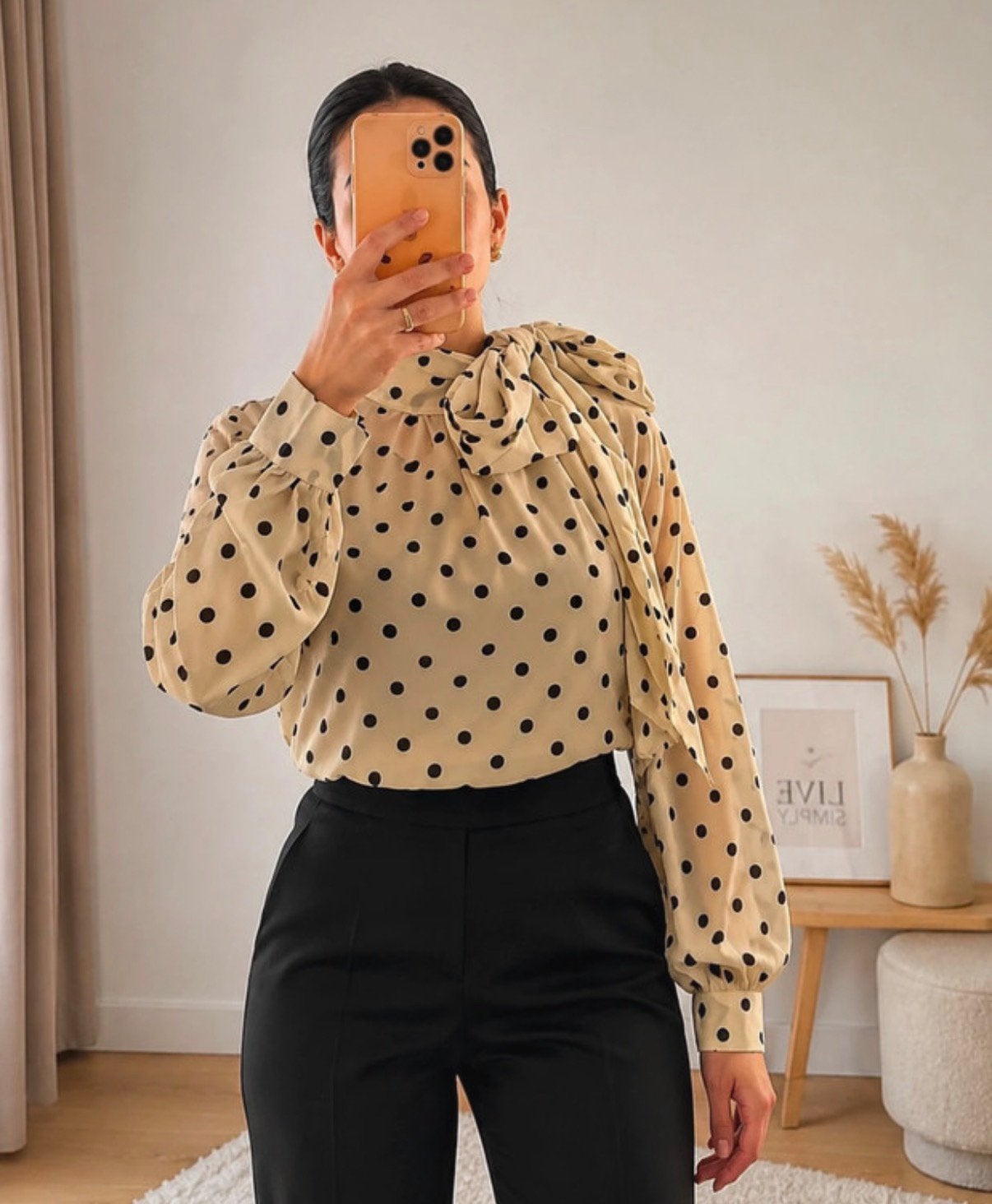 Polka dot stippen blouse trending cremekleurig beige, Ophalen of Verzenden, Zo goed als nieuw, Beige