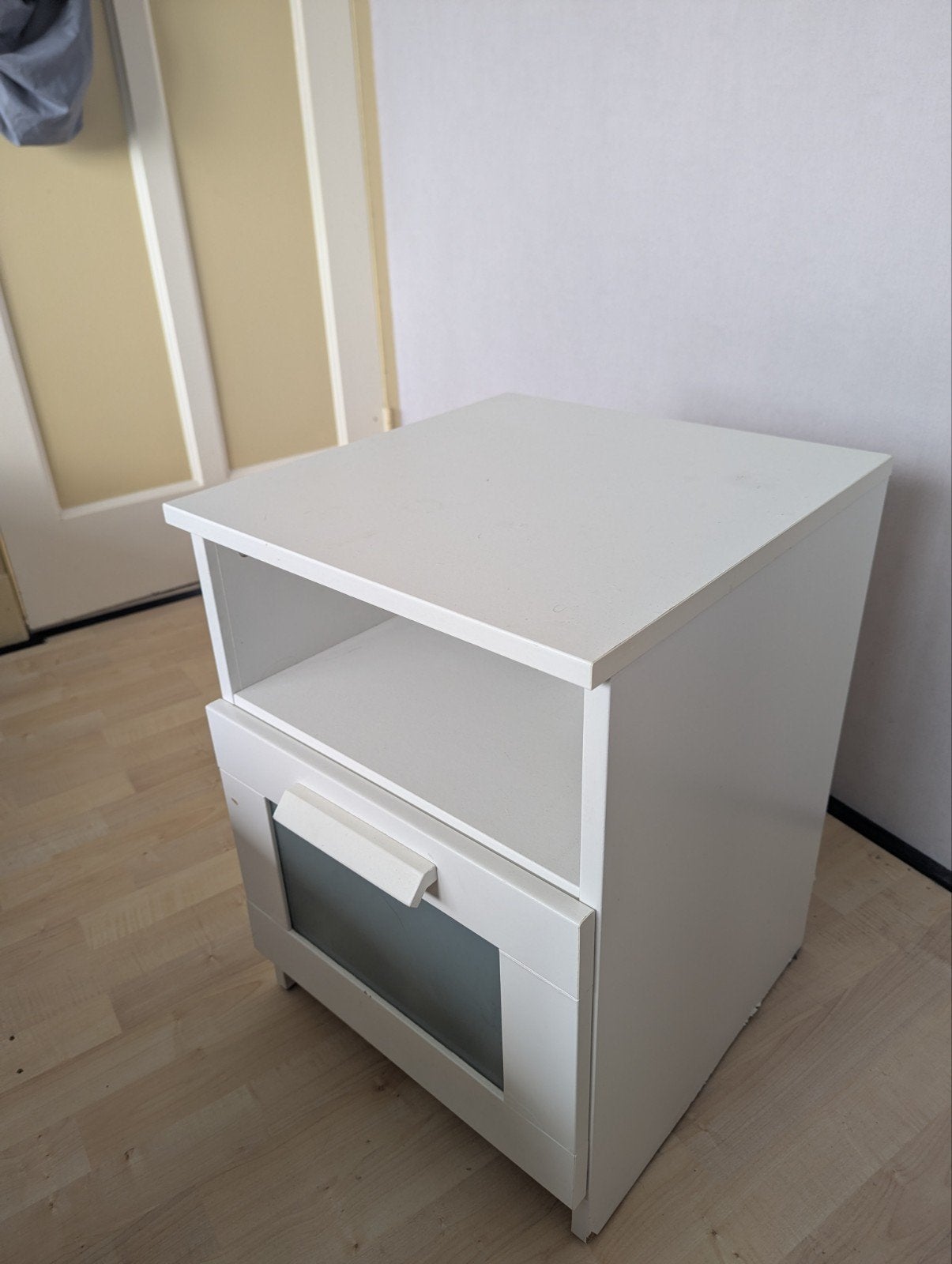 Wit nachtkastje met lade en open vak 39x41x53, Ophalen, Gebruikt, Minder dan 45 cm, Minder dan 55 cm