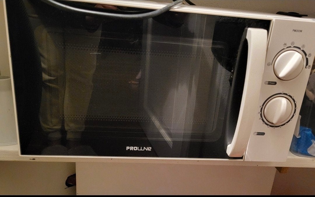 Proline Magnetron PM202W - Zo goed als nieuw, Witgoed en Apparatuur, Magnetrons, Ophalen, Minder dan 45 cm, Draaiplateau, Vrijstaand