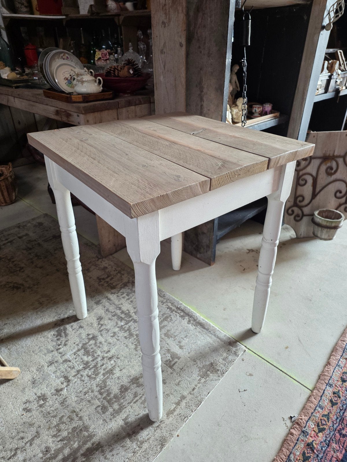 Brocante stijl tafeltje, Ophalen, 50 tot 100 cm, Tot twee personen, 50 tot 100 cm