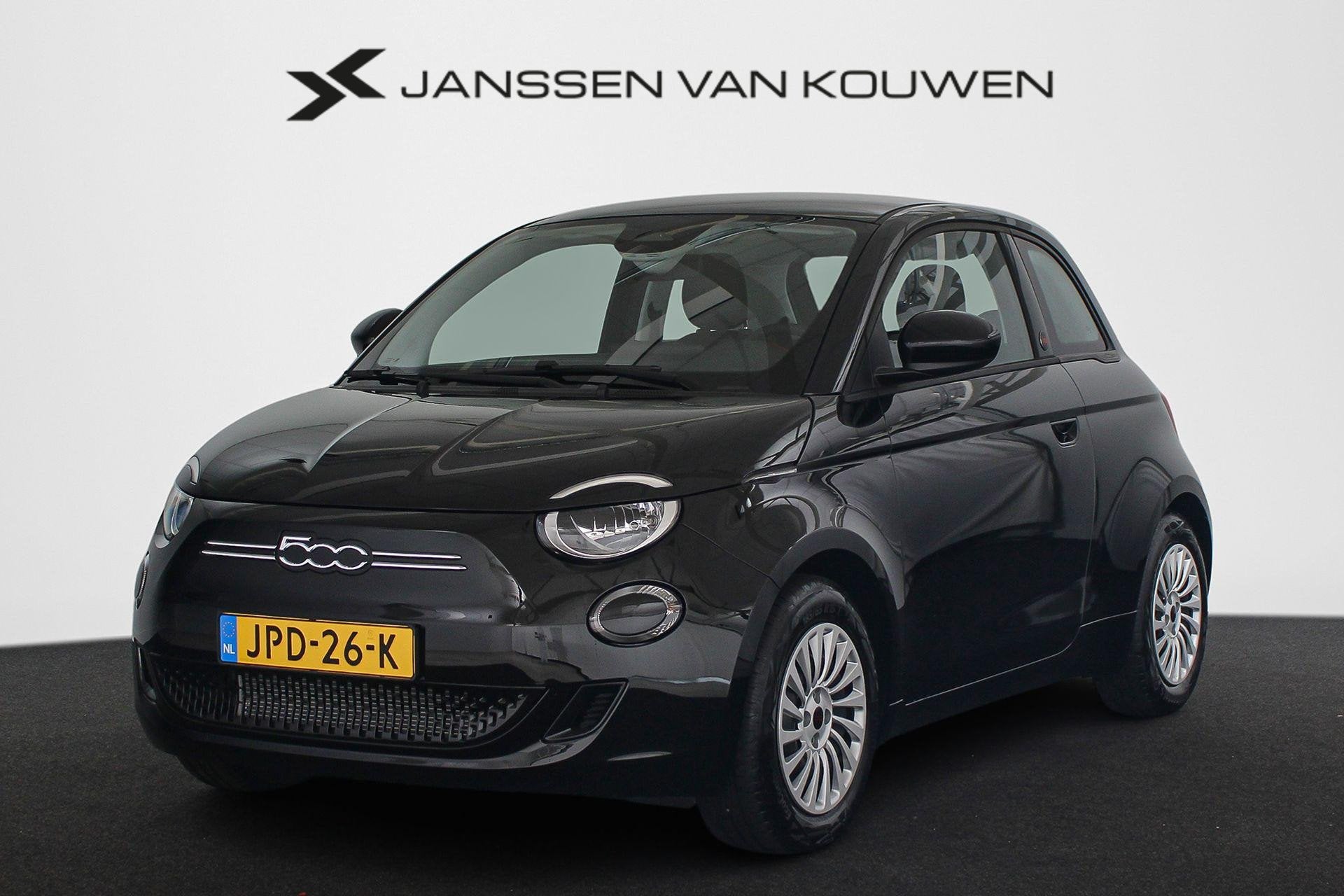 Fiat 500 RED 42 kWh / Carplay / Airco / 2+6 Jaar Garantie., Auto's, Fiat, 12 maanden, Stof, 4 stoelen, Zwart