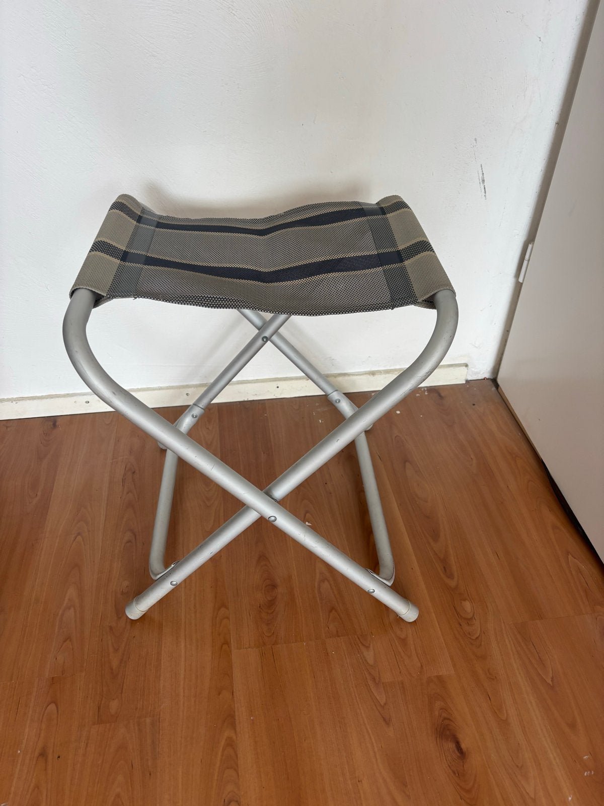 Opvouwbaar voetenbankje voor campingstoel, Ophalen, Gebruikt, Campingmeubel-accessoire