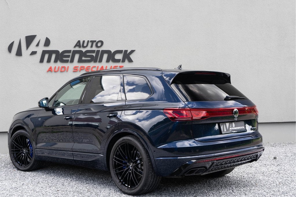 Volkswagen Touareg 3.0 TSI eHybrid 4MOTION R / Puglia/ Stand, Auto's, Automaat, Gebruikt, 2995 cc, 462 pk