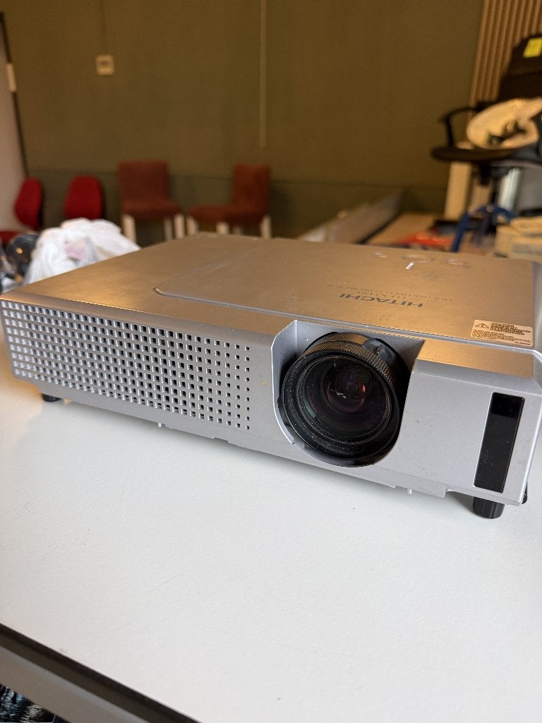 Hitachi ED-X3450 beamer, Gebruikt, HD (720), Ophalen of Verzenden, LCD